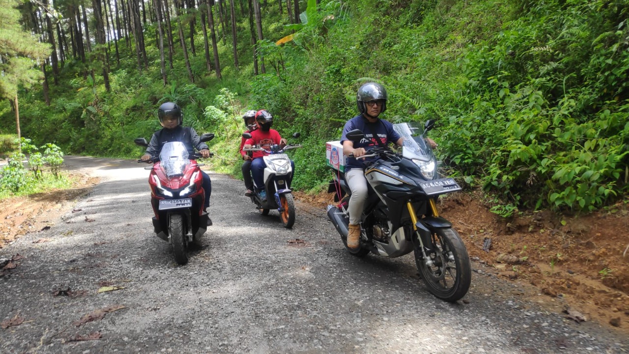 Komunitas Honda Lakukan Aksi Peduli Banjir.